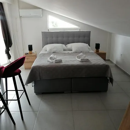 With Parking Space - 25558 Zadar