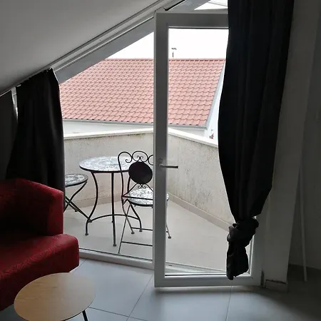 Lägenhet With Parking Space - 25558